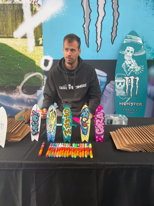graffiti en vivo moster surf