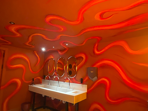 decoracion con graffiti murales personalizados en restaurante
