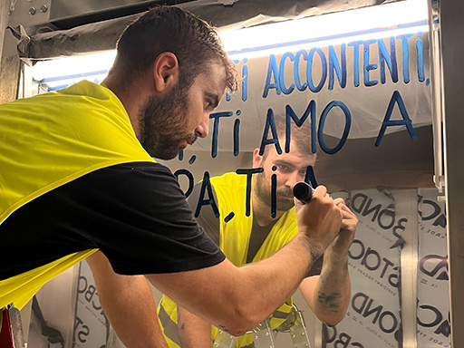 graffiti en madrid restaurante beata pasta bernabeu market