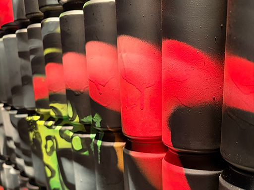 mural moster energy graffiti latas recicladas belgrado