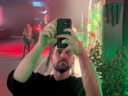 mural moster energy graffiti latas recicladas belgrado